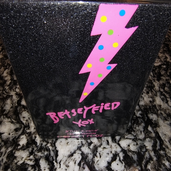 Betsey Johnson perfume Betseyfied brand new 1 FL oz - Picture 3 of 3